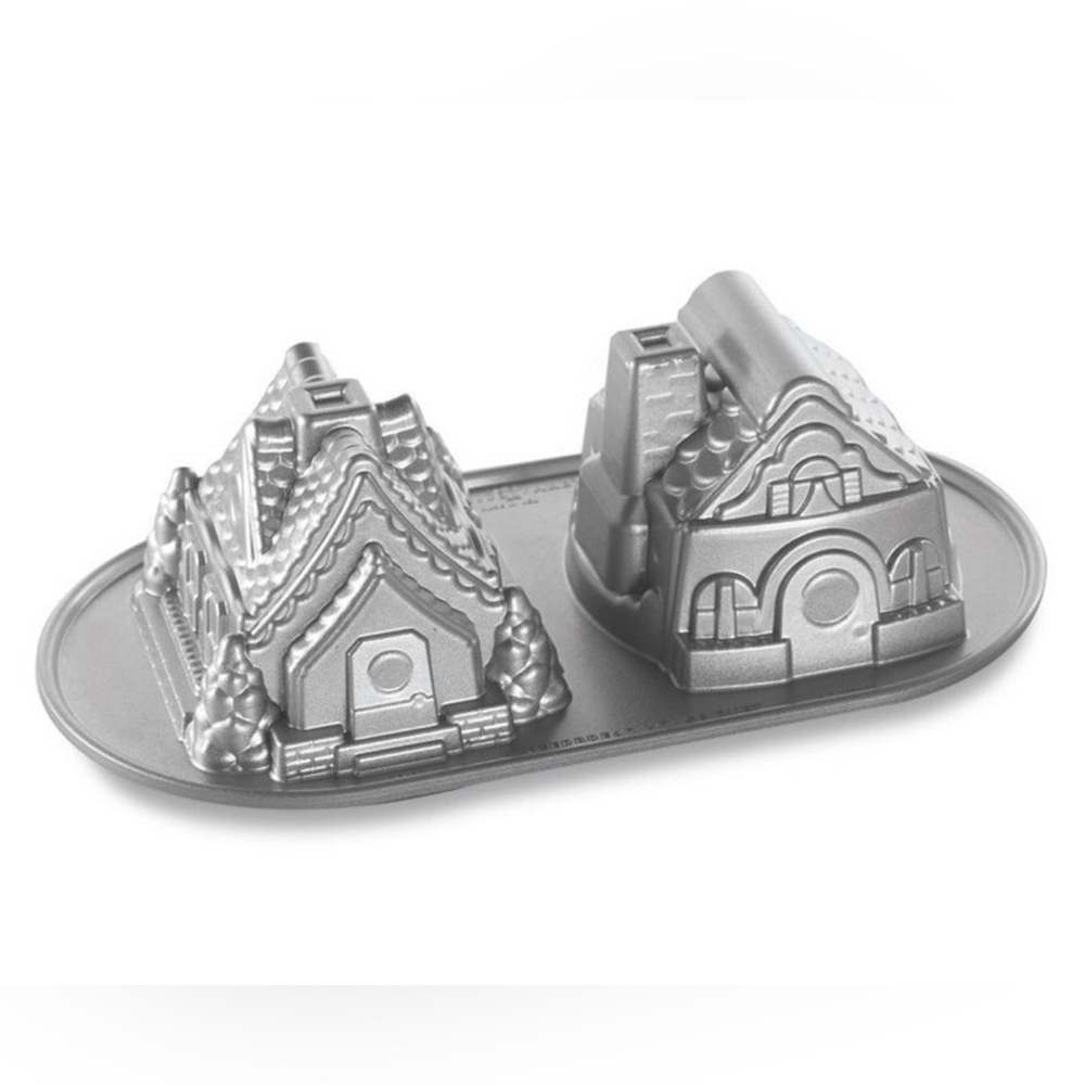 Nordic Ware Gingerbread House Duet Pan Cast Aluminum Baking Pan Holiday 5 Cups